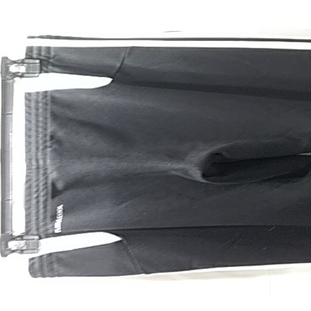 Adidis  Size Medium - Picture 7 of 7